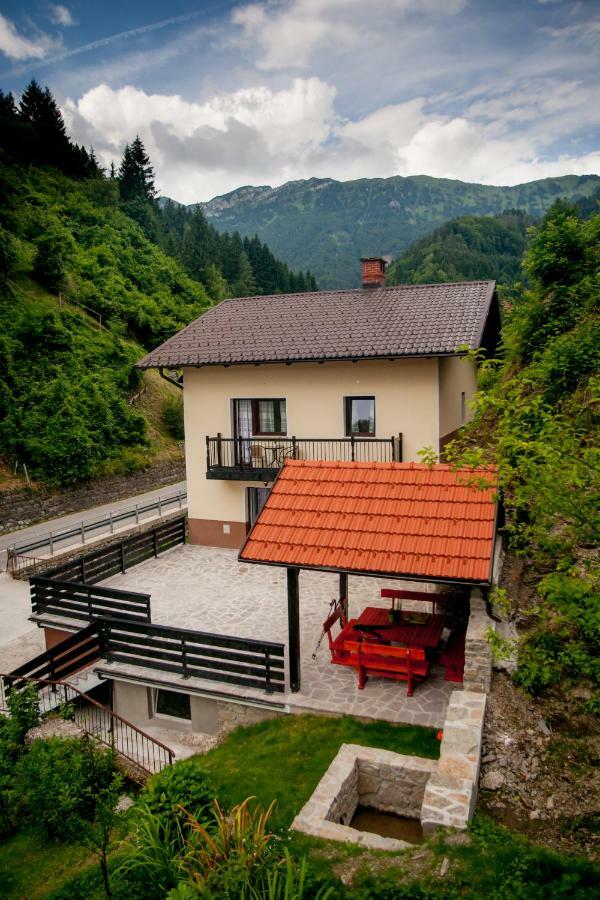 House Utrinek With Free Play Room, Jacuzzy And Garage Podbrdo Exterior foto